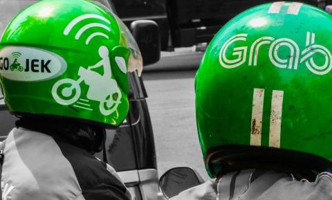 Grab và Gojek đốt tiền cứu tài xế