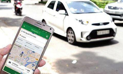 Taxi công nghệ vẫn phải gắn “mào”