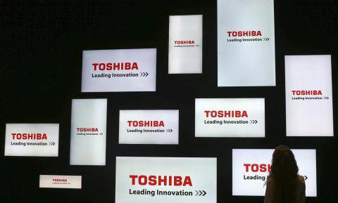 Toshiba: Từ gã khổng lồ tới người tí hon
